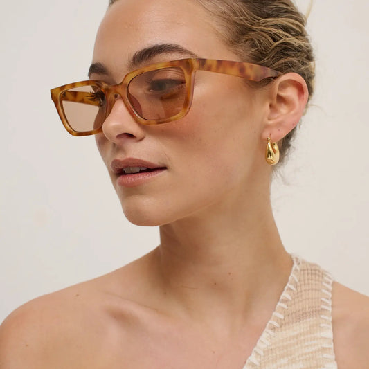 Kitty Rectangular Sunglasses in Vintage Tort